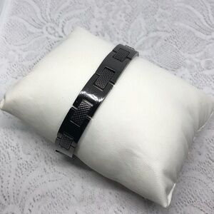 Stainless steel men's black gunmetal chain metal links bracelet everyday casual.